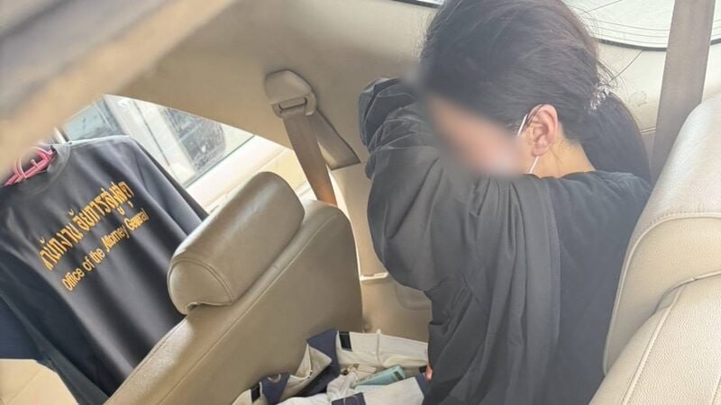 前空姐涉嫌协助外国人非法出入泰国在合艾被捕